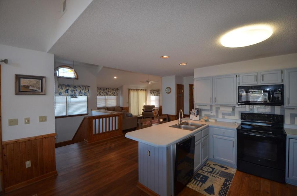 Obx Family Home With Pool - Pet Friendly - Close To Beach- Pool Open Late Apr Through Oct Corolla Extérieur photo